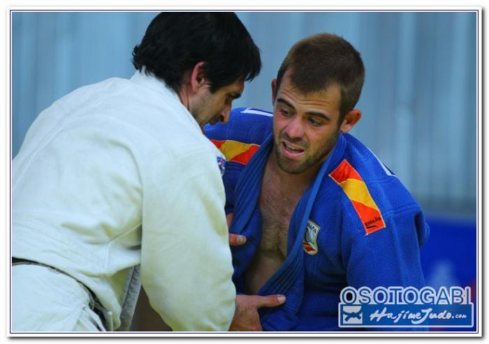 CEU2011 900018